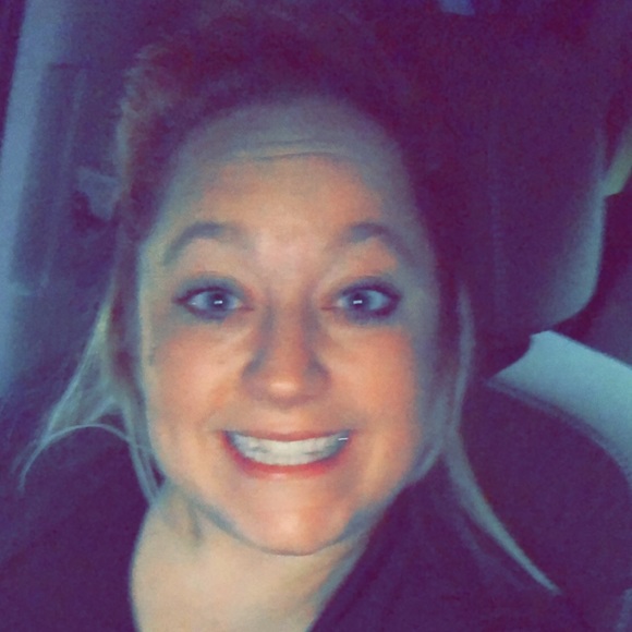 Meet your Posher, Candice - Picture 1 of 1